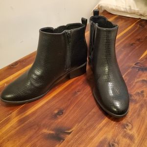 Old Navy lds Chelsea Boots faux leather sz 8